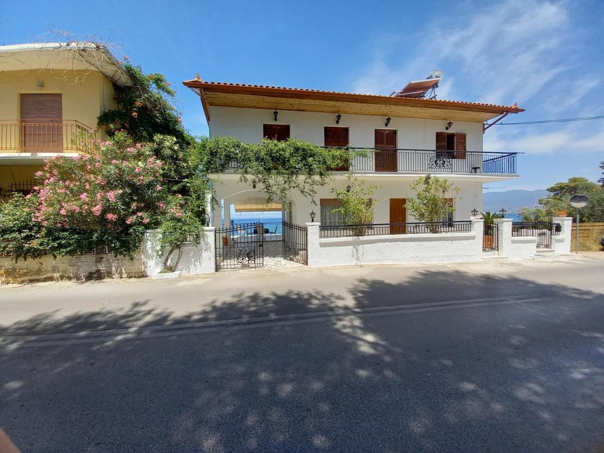 Ekie Apartment With Sea View Каламата Экстерьер фото