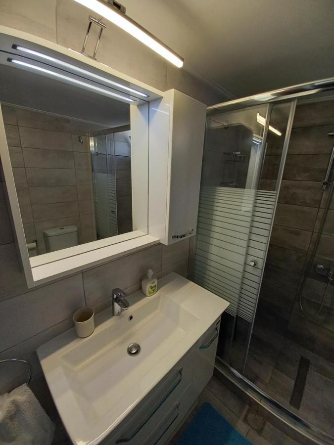Ekie Apartment With Sea View Каламата Экстерьер фото