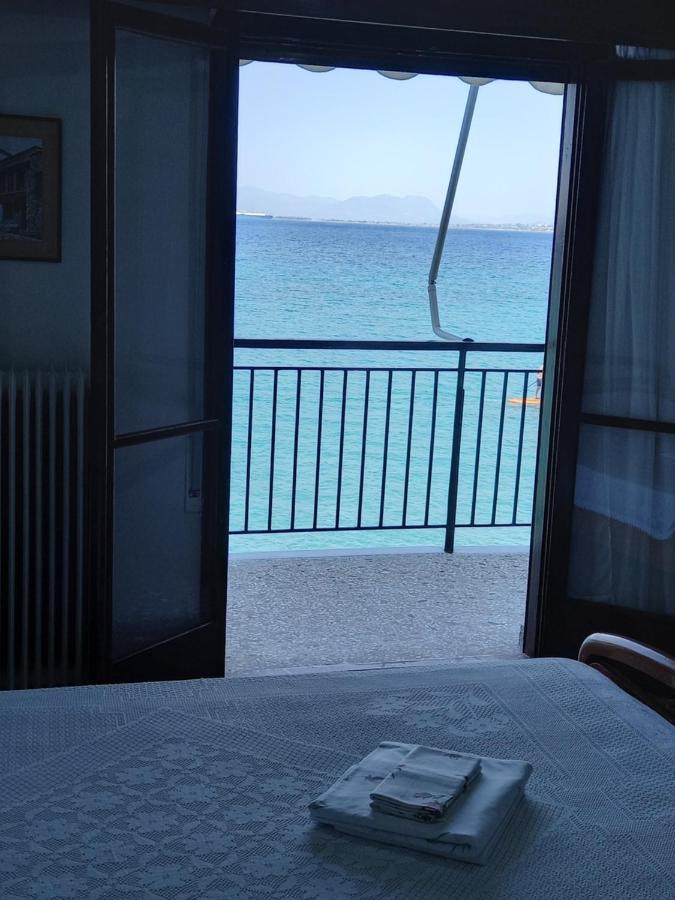 Ekie Apartment With Sea View Каламата Экстерьер фото