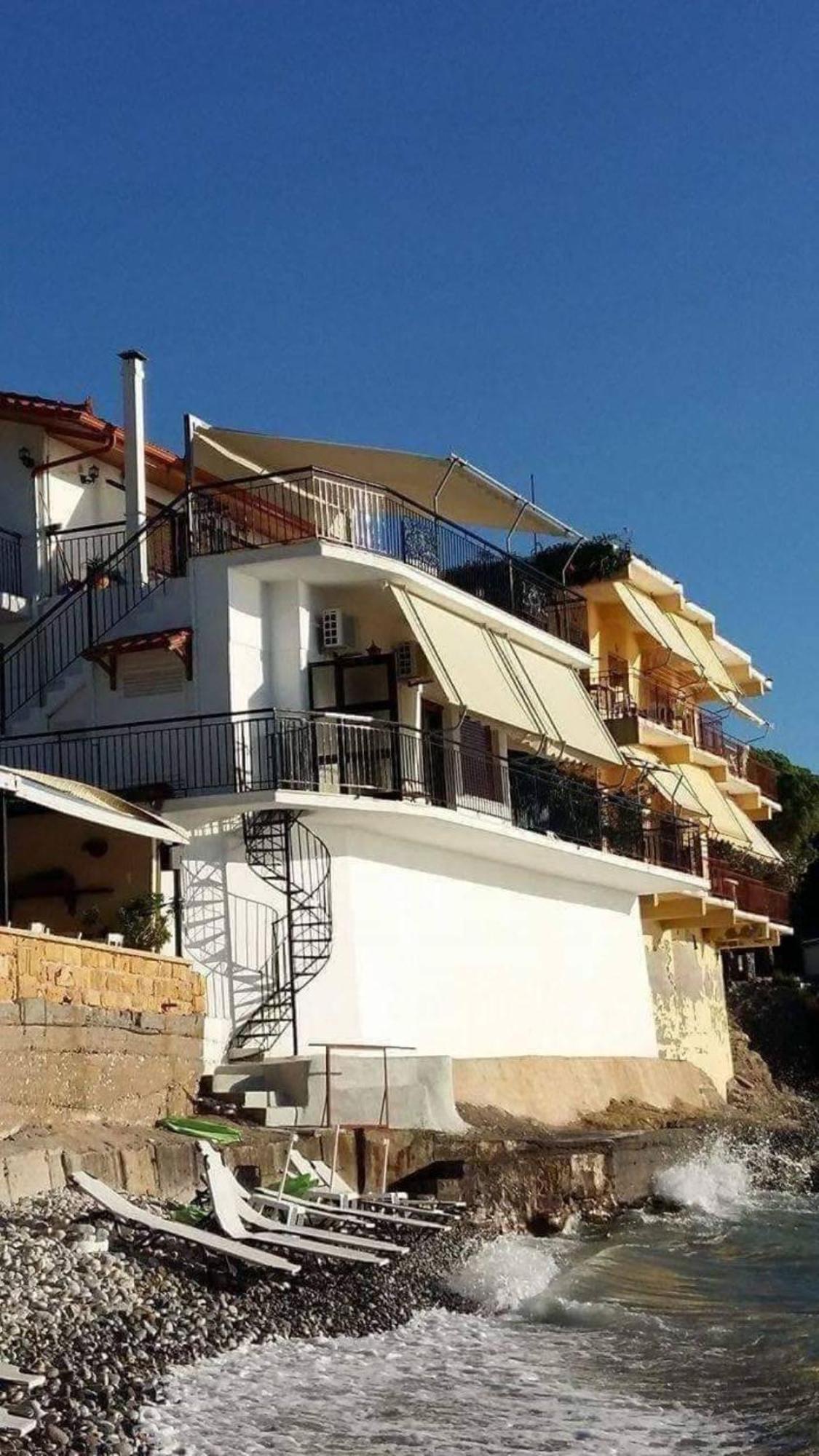 Ekie Apartment With Sea View Каламата Экстерьер фото