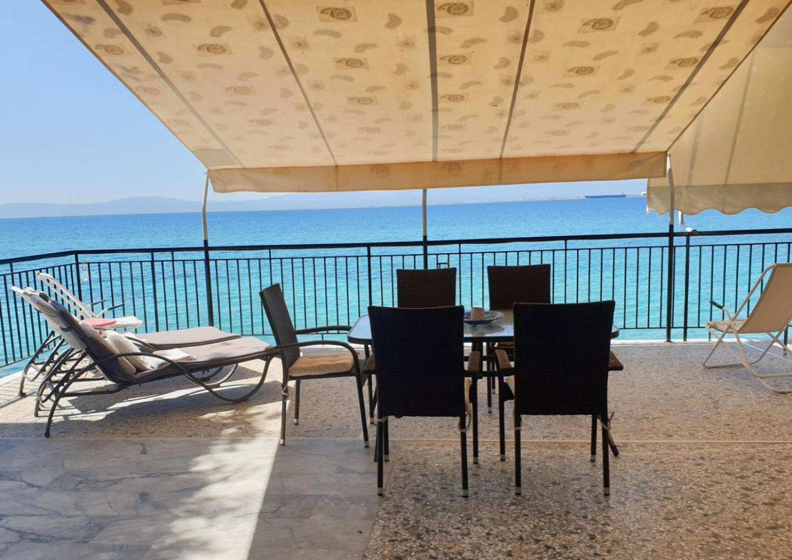 Ekie Apartment With Sea View Каламата Экстерьер фото